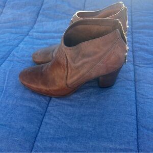 Alberto Fermani Cognac Heeled Leather Zip Up Ankle Booties Size 37.5 (7)